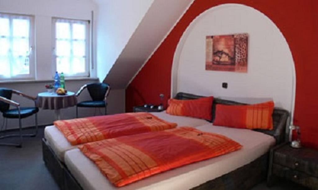 Pension-Elfi Maring-Noviand Quarto foto